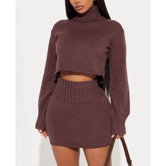 Sweater Mini Skirt Set – Brown Sz XL   Two-Piece Turtleneck Crop Set Worn Once - Picture 1 of 4